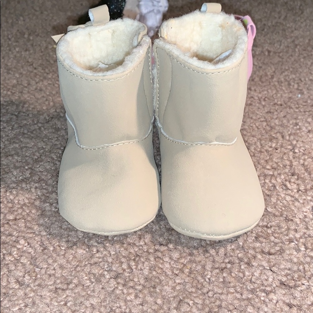 Brown infant boots 3-6 months